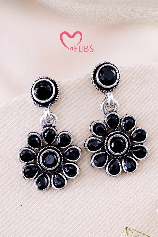 Best hoop earrings with rose gold for a romantic and warm aesthetic-Black Kundan Flowered Elegance Earrings