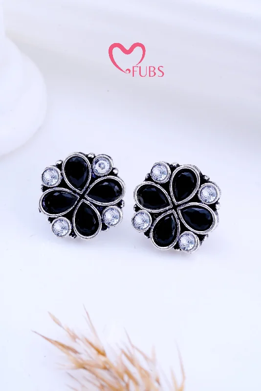 Hoop earrings with polished metal for a shiny and high-quality finish-Black Royal Bloom Kundan Studs Earrings