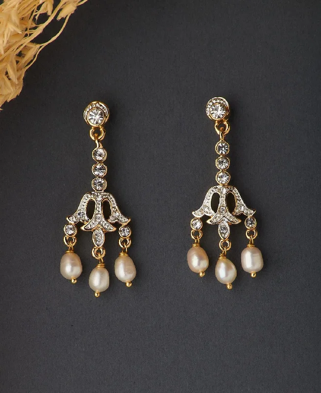 Hoop earrings with luxe velvet finishes for a rich and luxurious touch-Fashionable Pearl Hanging Earring