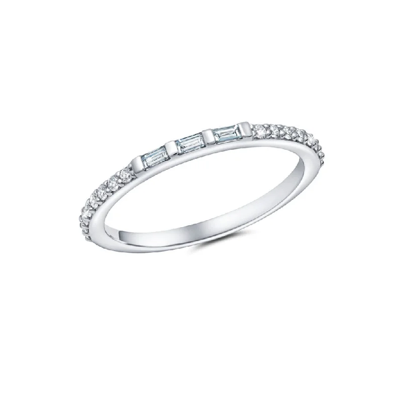 Stylish necklaces and pendants with diamonds for a glamorous and elegant look-Peter Storm Platinum wedding band