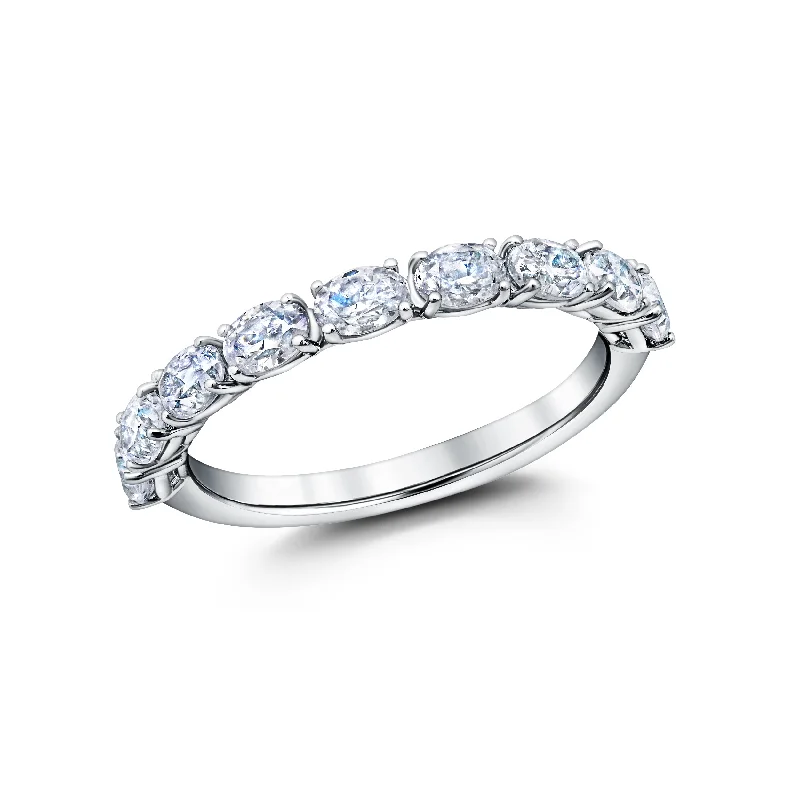 Best necklaces and pendants with floral designs for a feminine and elegant feel-Peter Storm Platinum wedding band