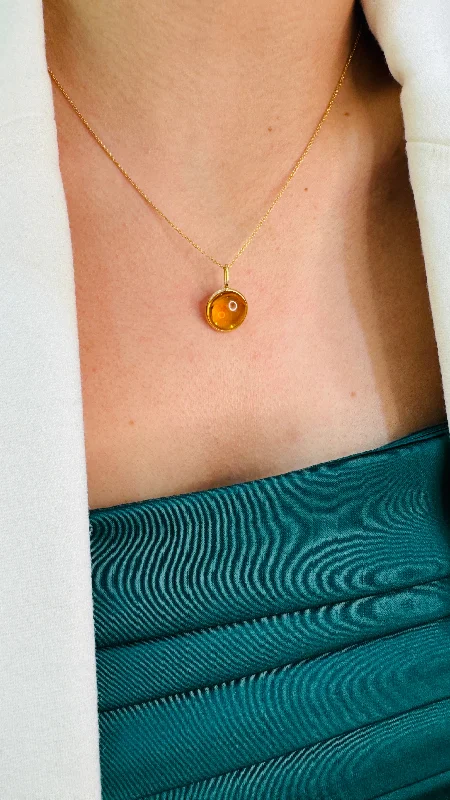 Necklaces and pendants with pearls for a classic and sophisticated touch-Gemstone Round Pendant In 18K Yellow Gold